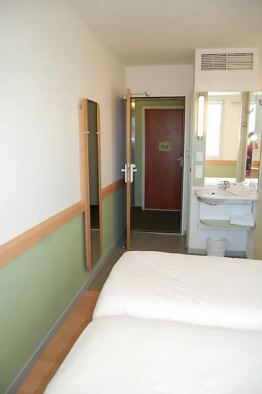 ibis Budget Hotel Vitrolles Vitrolles  2*, Vitrolles (Bouches-du-Rhone)